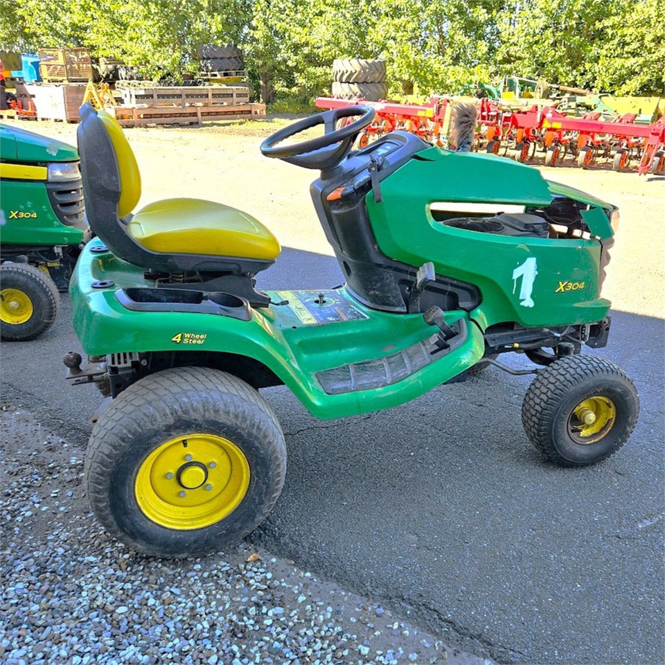 John Deere X304 - Cortacésped: foto 3 John Deere X304 - Cortacésped: foto 3