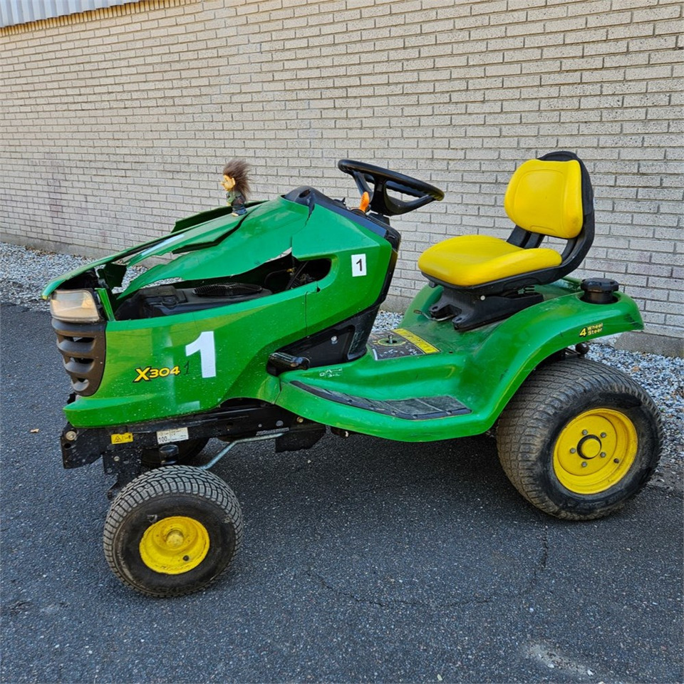 John Deere X304 - Cortacésped: foto 1 John Deere X304 - Cortacésped: foto 1
