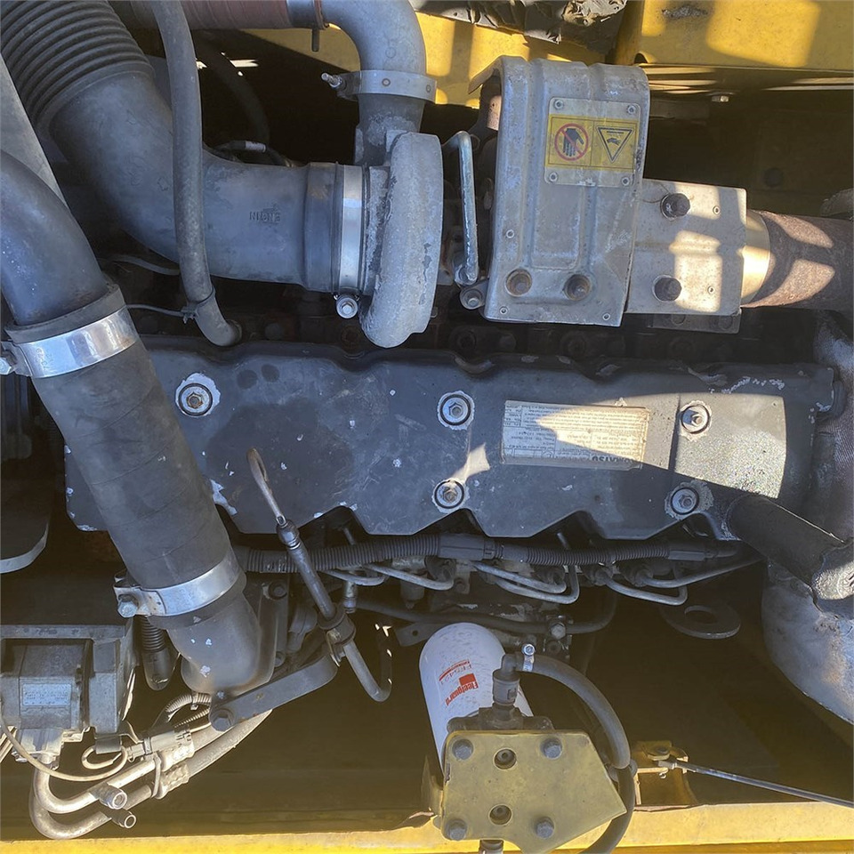 Excavadora de cadenas Komatsu PC210 LC-8K: foto 28