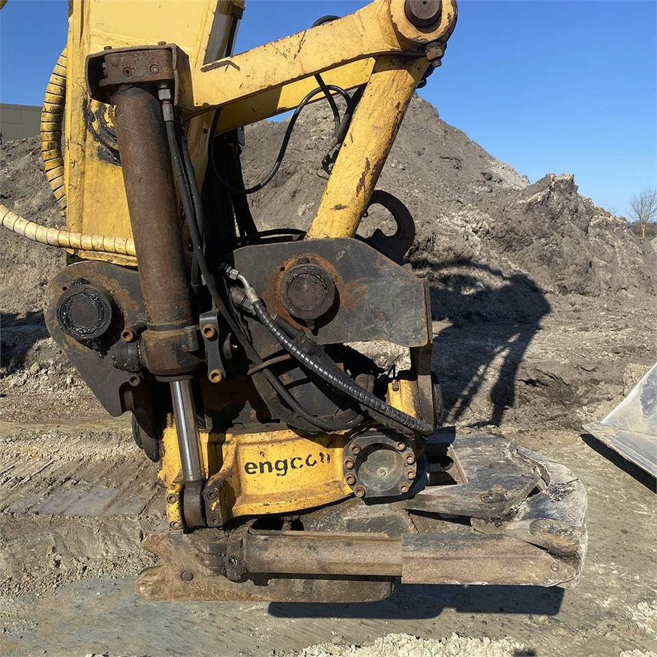 Excavadora de cadenas Komatsu PC210 LC-8K: foto 7