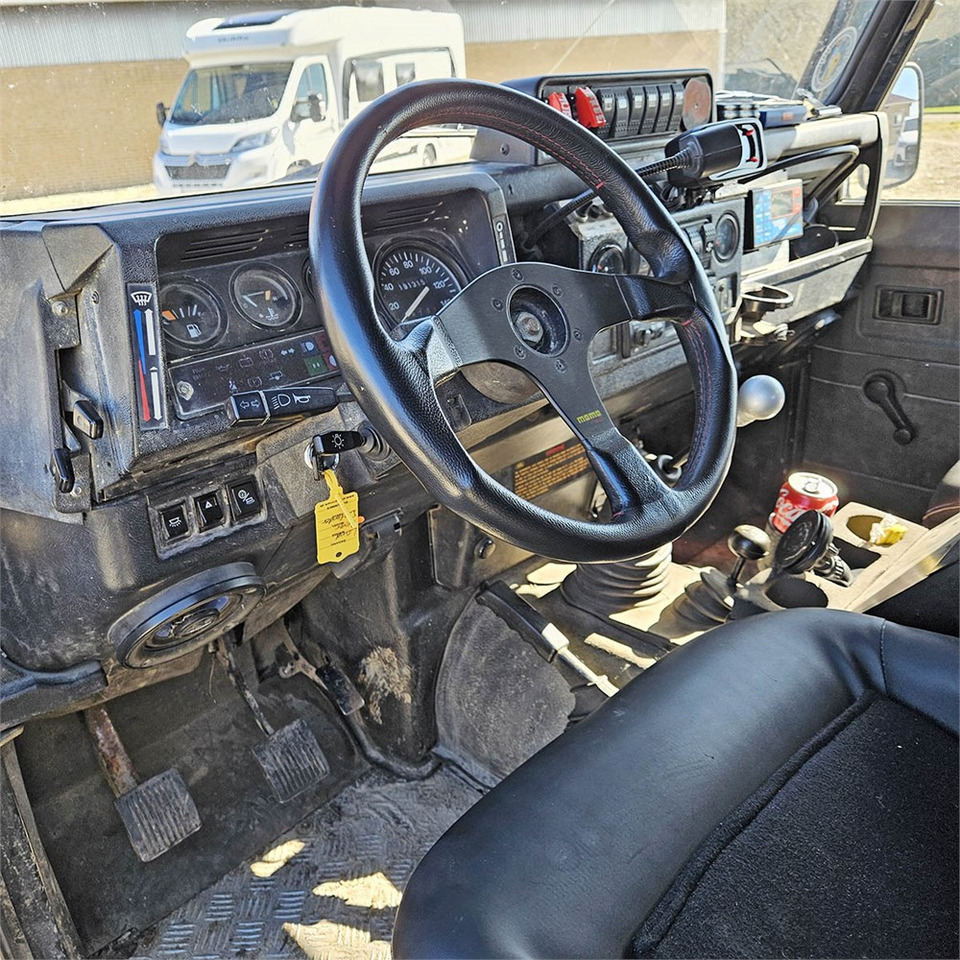 Coche Land Rover Defender 90: foto 11