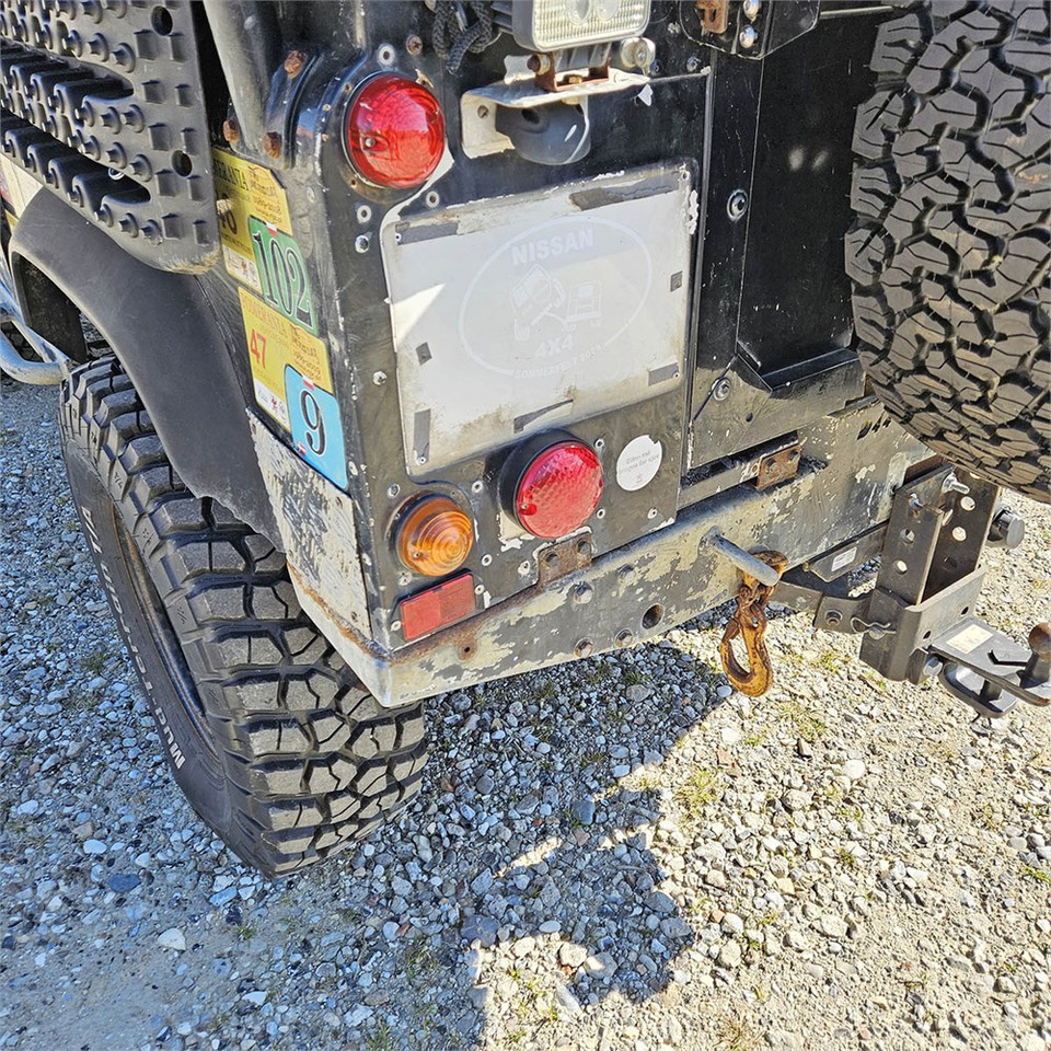 Coche Land Rover Defender 90: foto 30