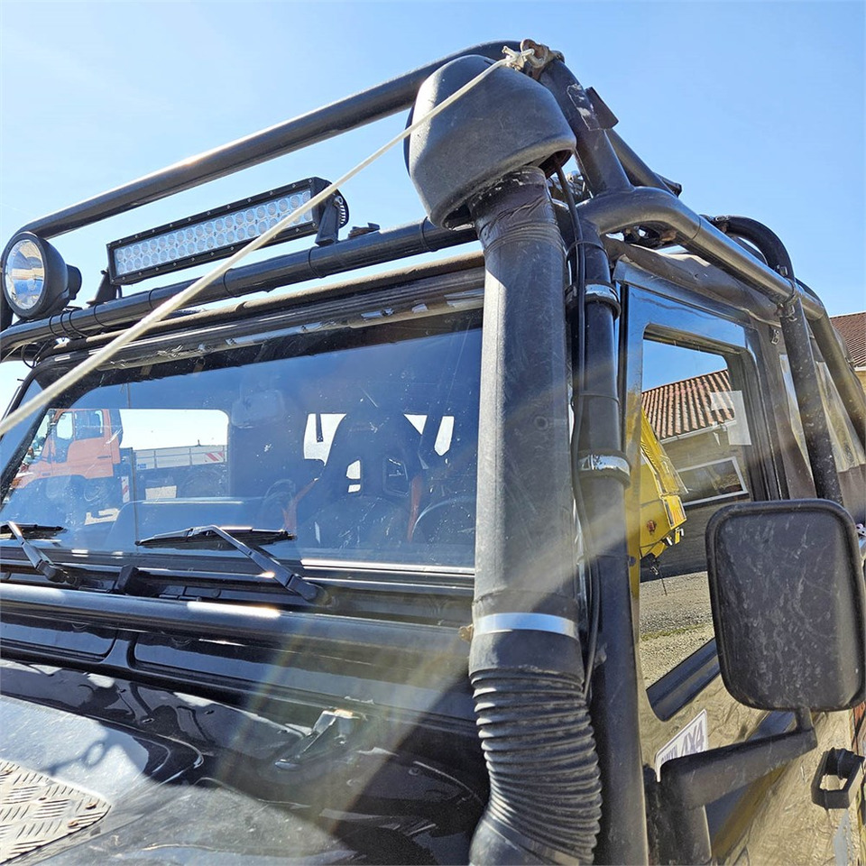 Coche Land Rover Defender 90: foto 23