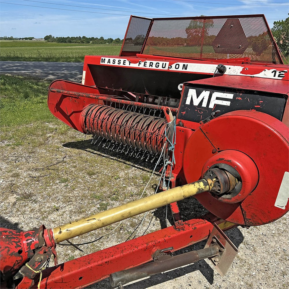 Massey Ferguson MF128 - Maquinaria de henificación: foto 2 Massey Ferguson MF128 - Maquinaria de henificación: foto 2