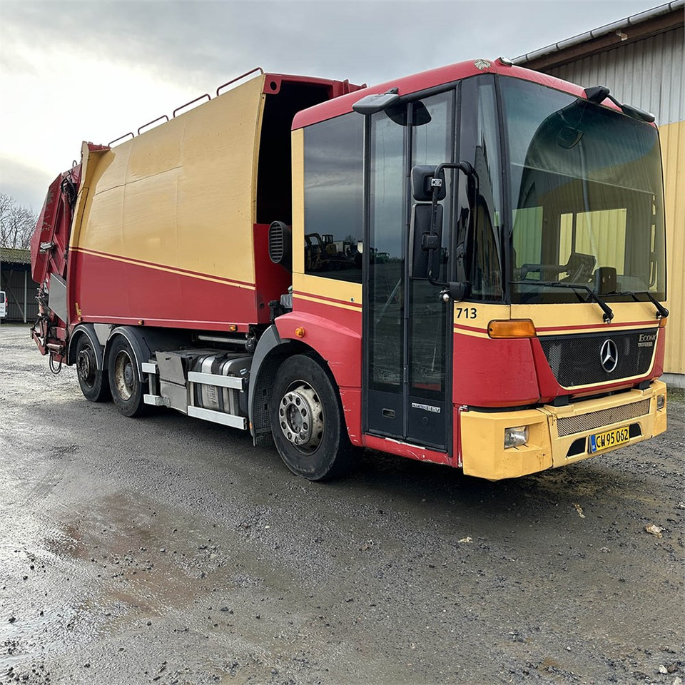 Camión de basura Mercedes ECONIC 2629: foto 8