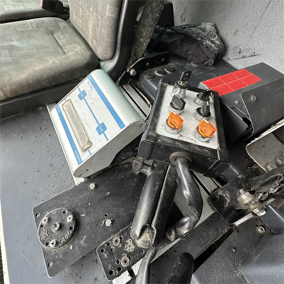 Camión de basura Mercedes ECONIC 2629: foto 19