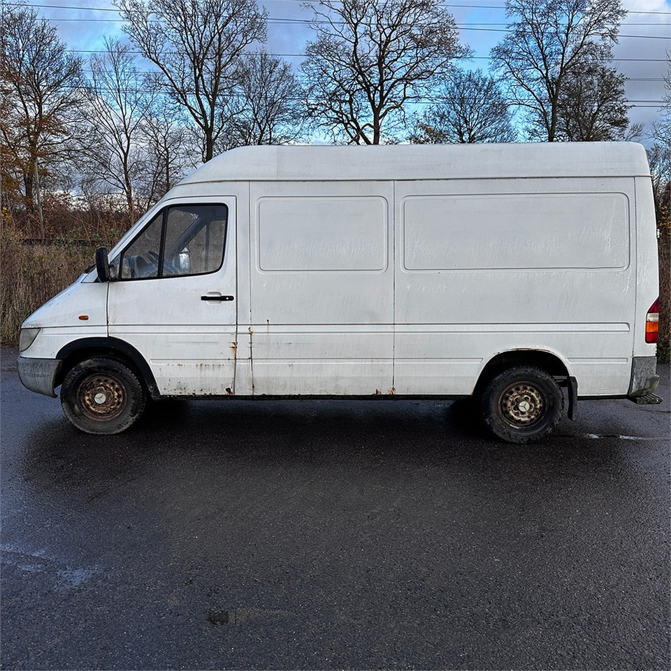 Mercedes SPRINTER 316 CDI-35 - Furgón: foto 4 Mercedes SPRINTER 316 CDI-35 - Furgón: foto 4
