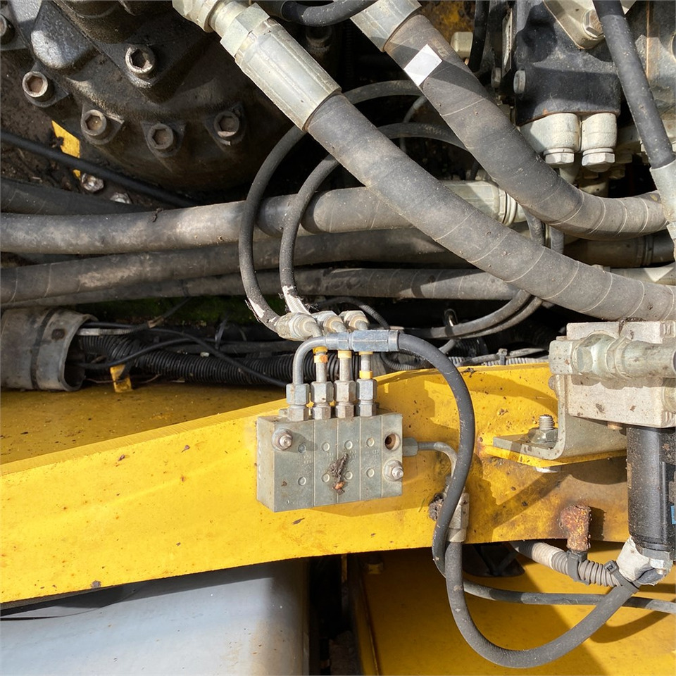 Excavadora de cadenas New Holland E 265 B: foto 18