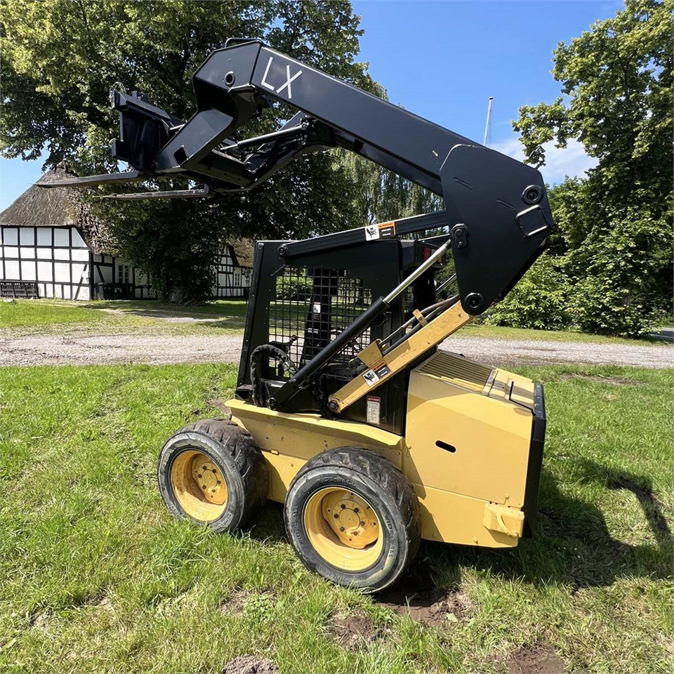 New Holland LX465 - Minicargadora: foto 5 New Holland LX465 - Minicargadora: foto 5
