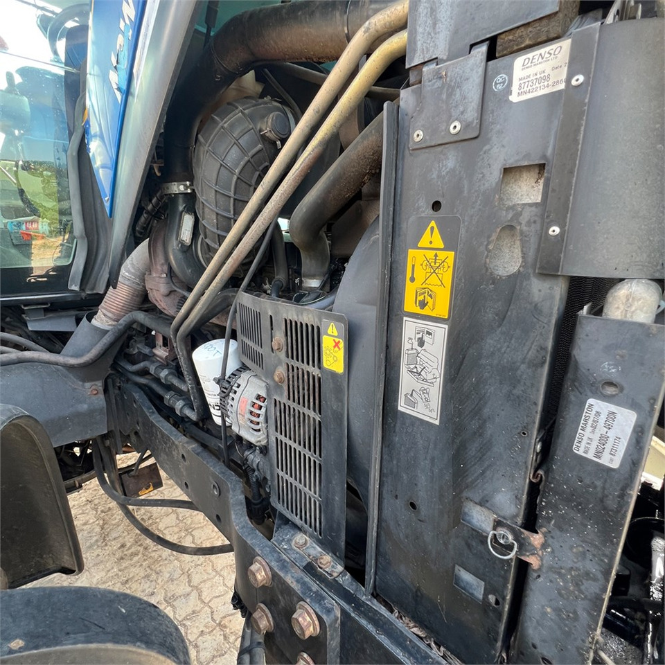 Tractor New Holland T6050: foto 39