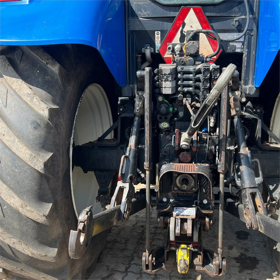 Tractor New Holland T6050: foto 34