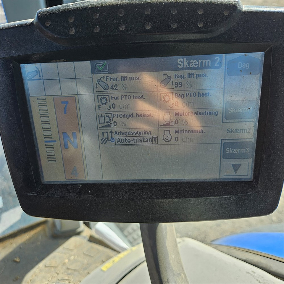 Tractor New Holland T7.235 Power Command: foto 17