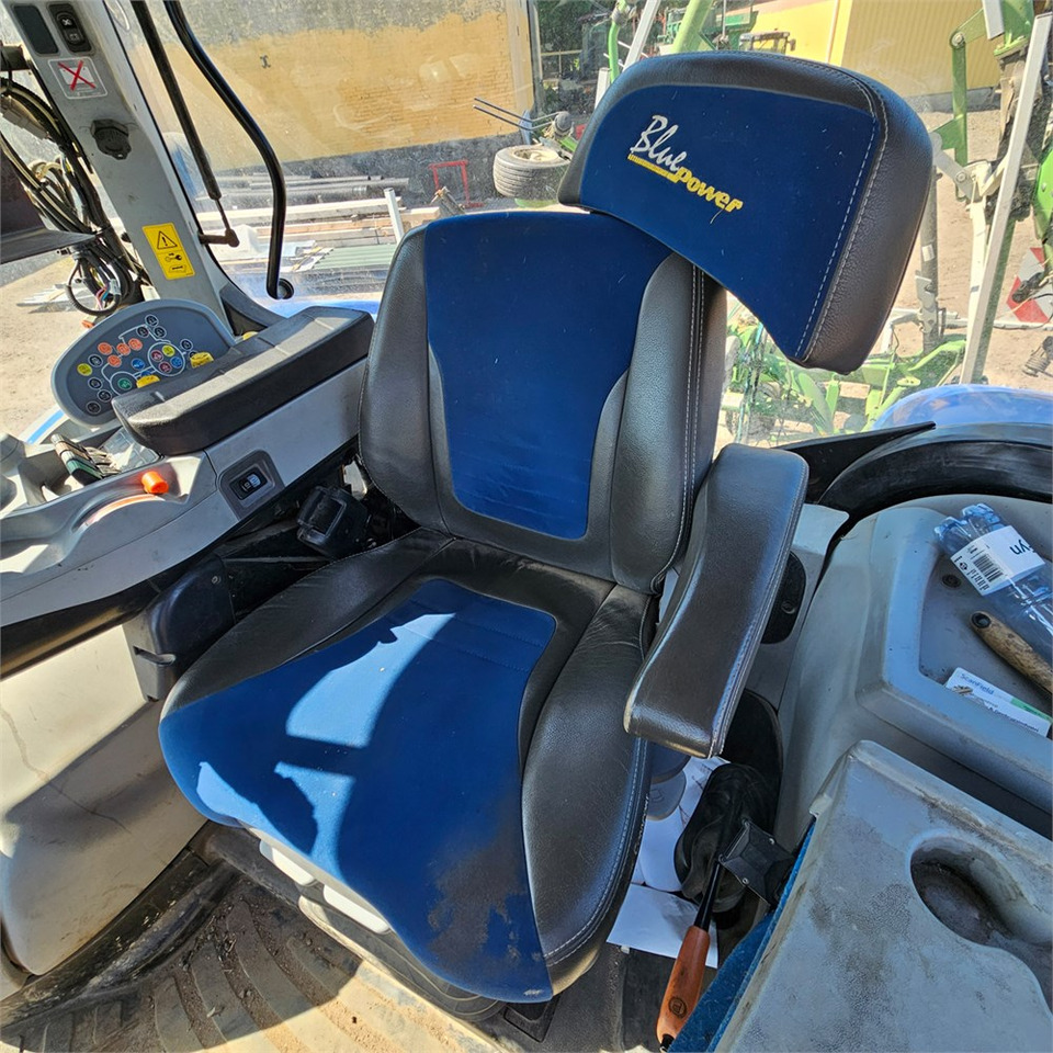 Tractor New Holland T7.235 Power Command: foto 9