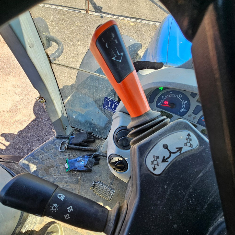Tractor New Holland T7.235 Power Command: foto 22