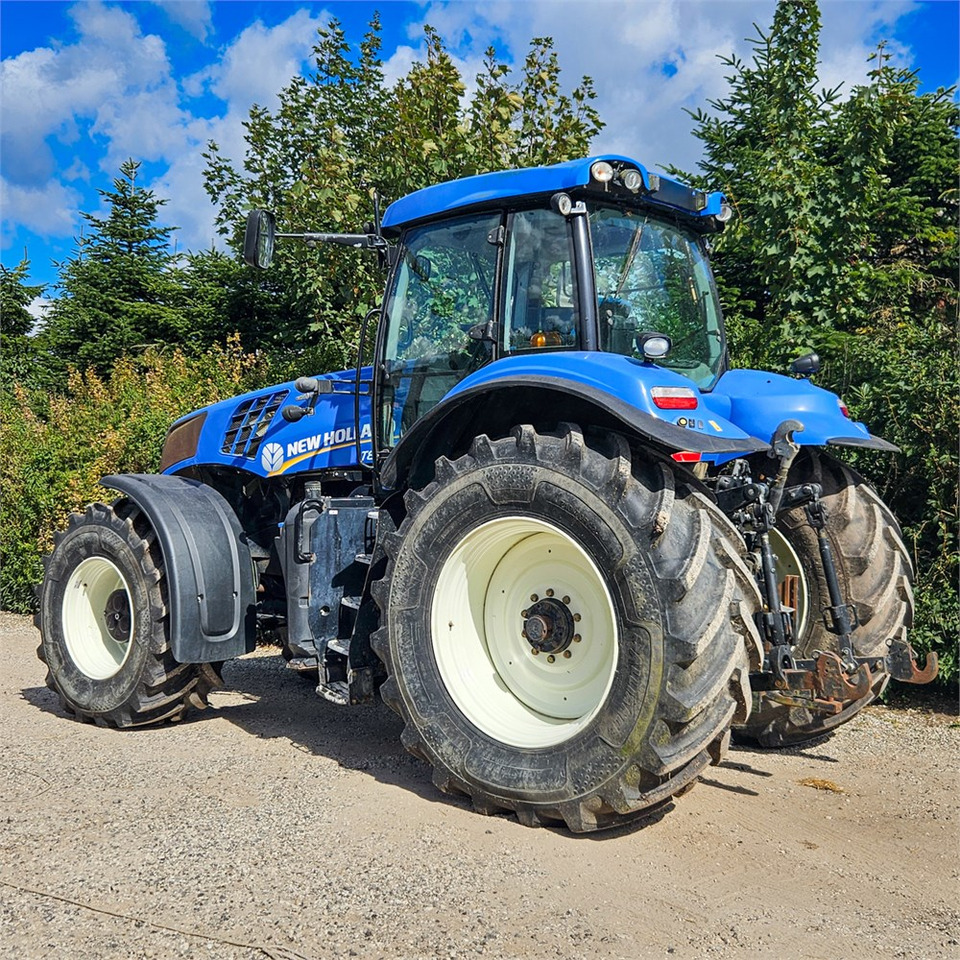New Holland T8.390 - Tractor: foto 3 New Holland T8.390 - Tractor: foto 3