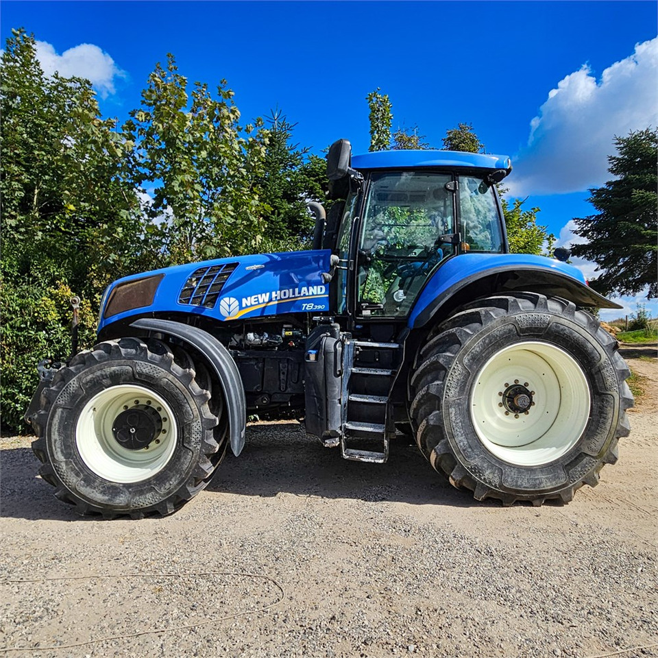 New Holland T8.390 - Tractor: foto 2 New Holland T8.390 - Tractor: foto 2