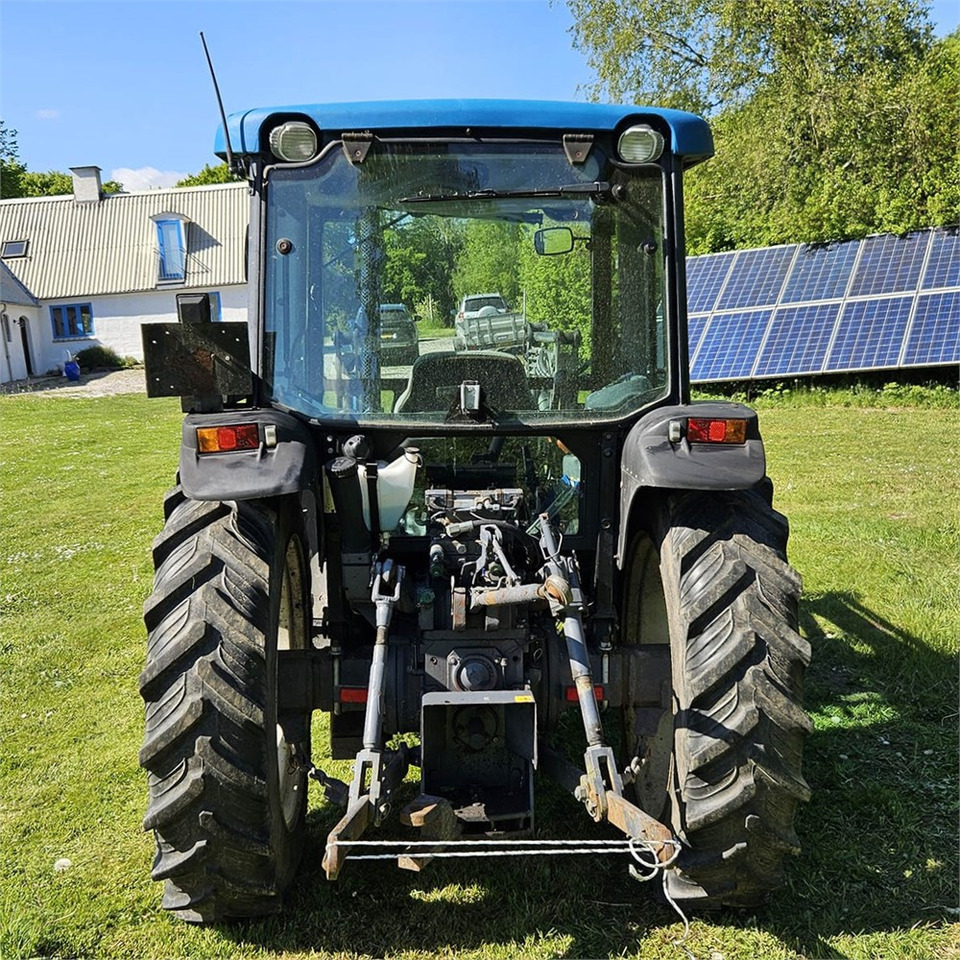 New Holland TN55D - Tractor: foto 4 New Holland TN55D - Tractor: foto 4