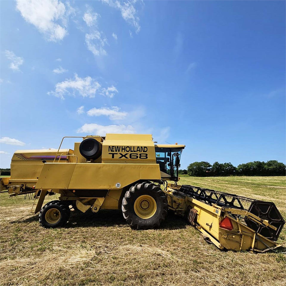 New Holland TX68 - Cosechadora: foto 5 New Holland TX68 - Cosechadora: foto 5