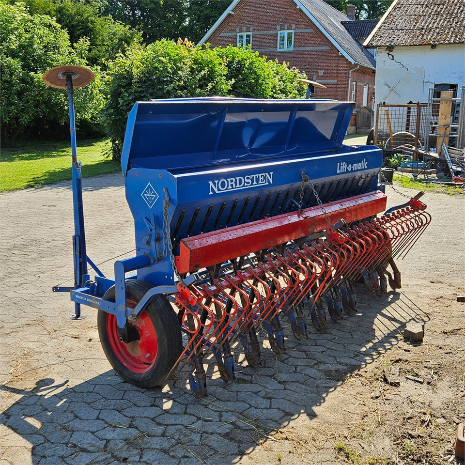 Nordsten Lift-o-Matic 2,5 - Maquinaria de siembra: foto 1 Nordsten Lift-o-Matic 2,5 - Maquinaria de siembra: foto 1