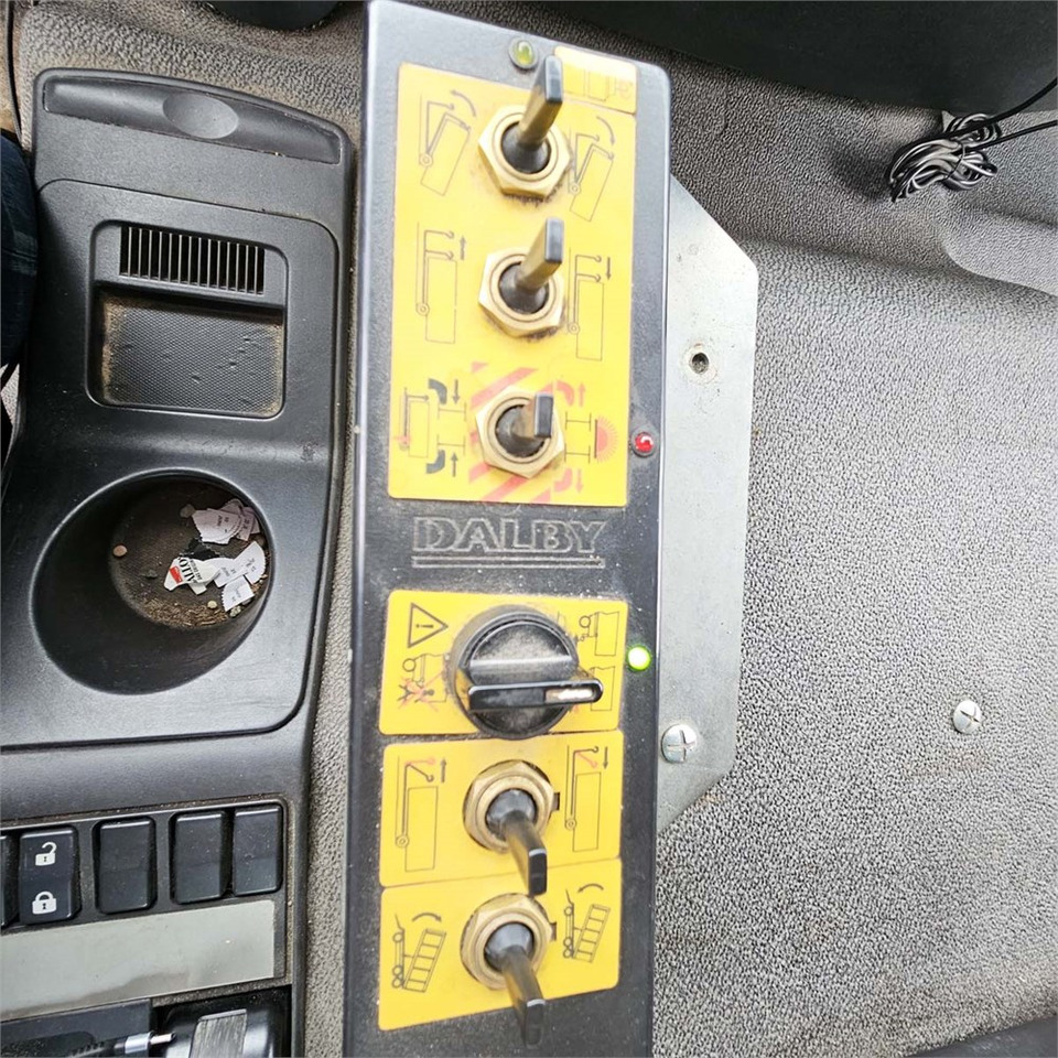 Camión multibasculante Renault D 26 Wide: foto 20