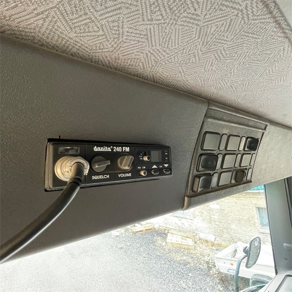 Camión caja abierta Scania 124G: foto 25