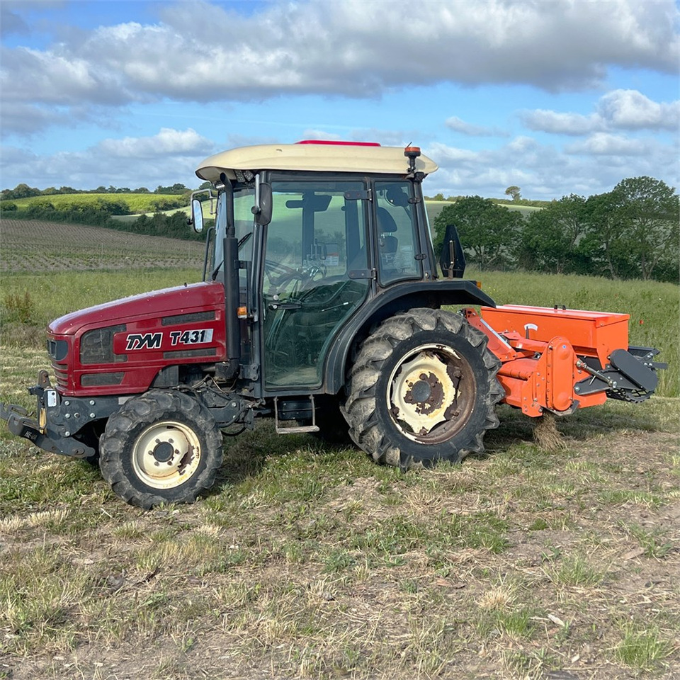 TYM T 431 - Tractor municipal: foto 4 TYM T 431 - Tractor municipal: foto 4