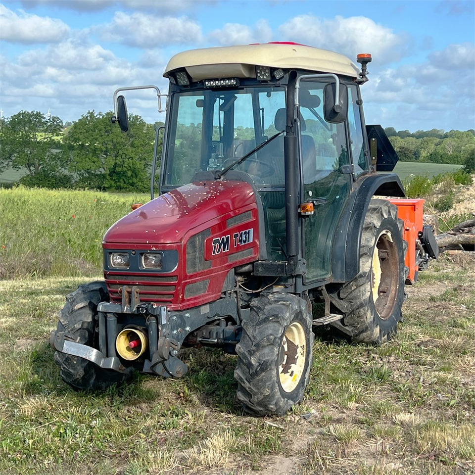TYM T 431 - Tractor municipal: foto 2 TYM T 431 - Tractor municipal: foto 2