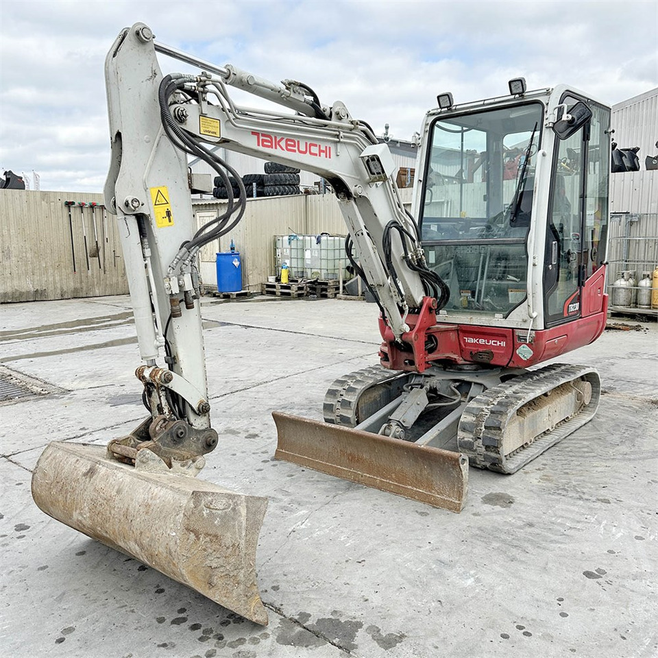 Takeuchi TB230 - Miniexcavadora: foto 3 Takeuchi TB230 - Miniexcavadora: foto 3
