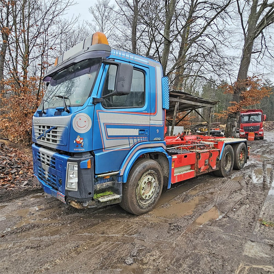 Volvo 420 - Camión multibasculante: foto 2 Volvo 420 - Camión multibasculante: foto 2