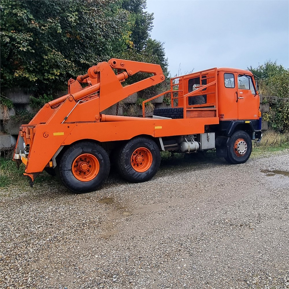 Volvo F 88 - Camión portacontenedor de cadenas: foto 5 Volvo F 88 - Camión portacontenedor de cadenas: foto 5