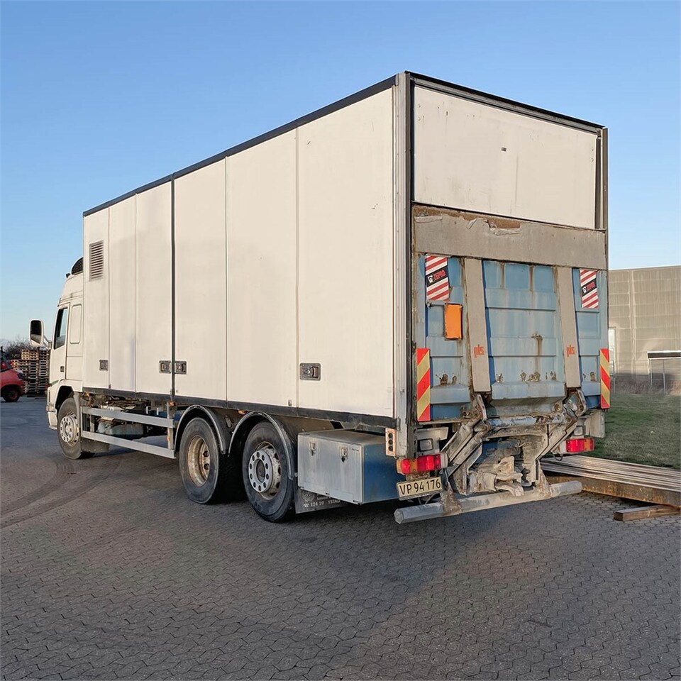 Volvo FM12 - Camión caja cerrada: foto 4 Volvo FM12 - Camión caja cerrada: foto 4