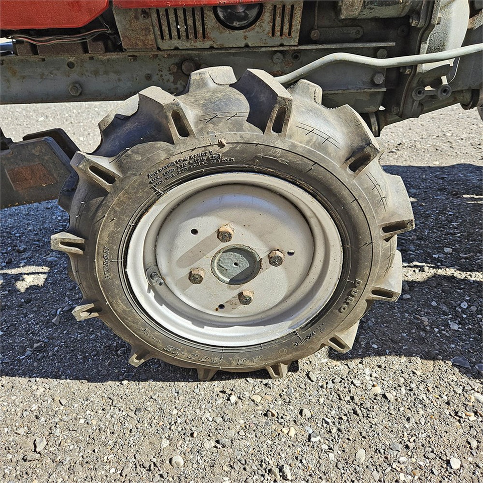 Tractor municipal Yanmar 1510 D: foto 30