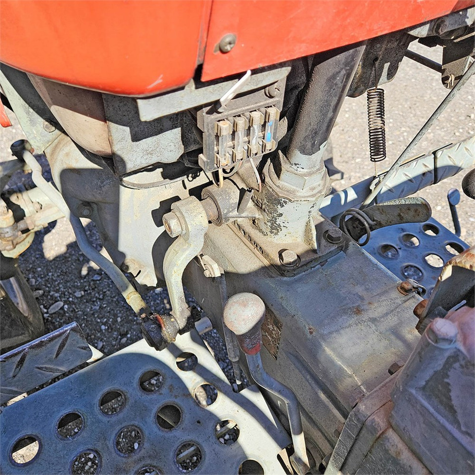 Tractor municipal Yanmar 1510 D: foto 15