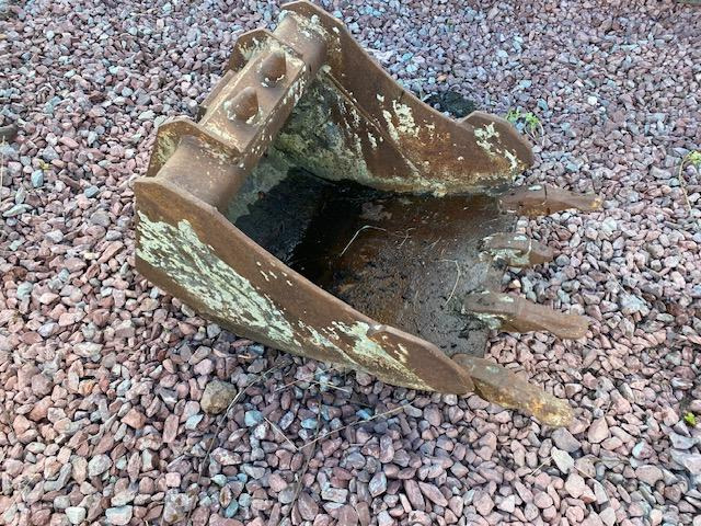 MECALAC 60CM & 40 CM - Cazo para excavadora: foto 2 MECALAC 60CM & 40 CM - Cazo para excavadora: foto 2