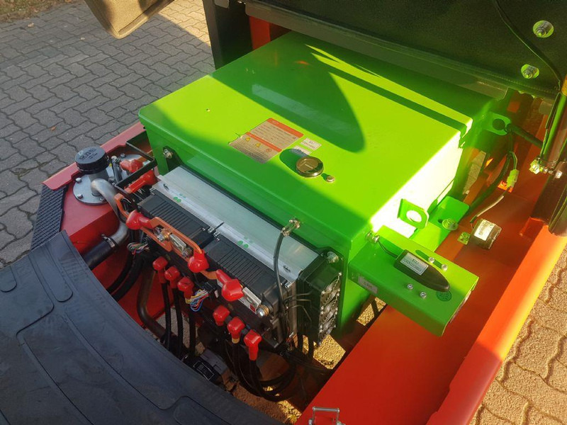 Carretilla elevadora eléctrica EP EFL302: foto 9