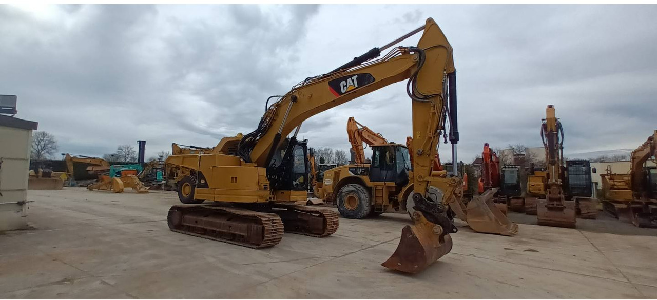 CAT 321D CR - Excavadora de cadenas: foto 2 CAT 321D CR - Excavadora de cadenas: foto 2