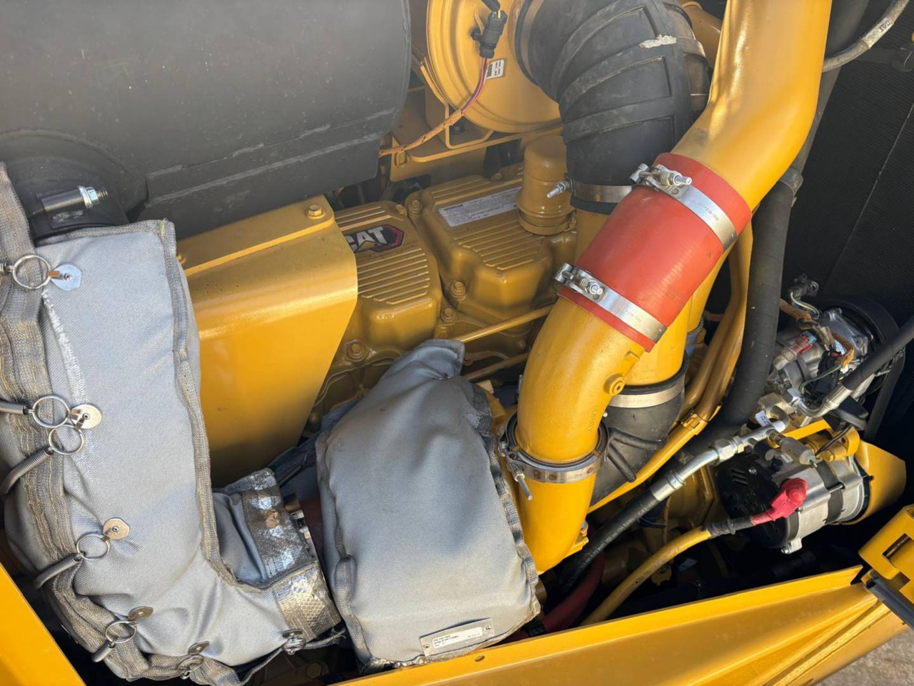 Bulldozer CAT D8T: foto 18