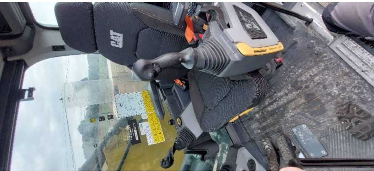 Excavadora de ruedas CAT MH3026: foto 6