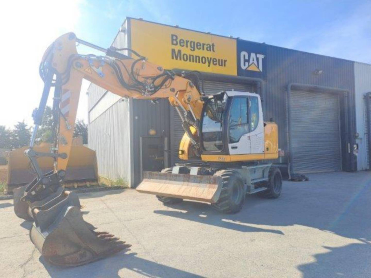 LIEBHERR A913 - Excavadora de ruedas: foto 1 LIEBHERR A913 - Excavadora de ruedas: foto 1