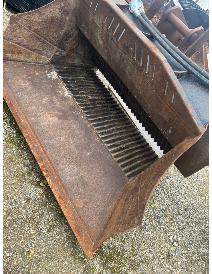 M B MANUFACTURING MB/L160/S2 - Cazo: foto 3 M B MANUFACTURING MB/L160/S2 - Cazo: foto 3