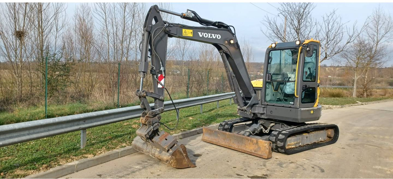 VOLVO CONSTRUCTION EQUIPMENT ECR58D - Excavadora de cadenas: foto 1 VOLVO CONSTRUCTION EQUIPMENT ECR58D - Excavadora de cadenas: foto 1