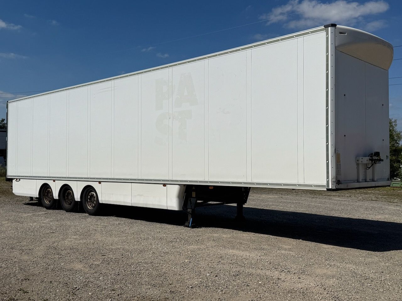 Schmitz Cargobull SKO 24 Doppelstock-Koffer mit Türen isoliert - Semirremolque caja cerrada: foto 1 Schmitz Cargobull SKO 24 Doppelstock-Koffer mit Türen isoliert - Semirremolque caja cerrada: foto 1