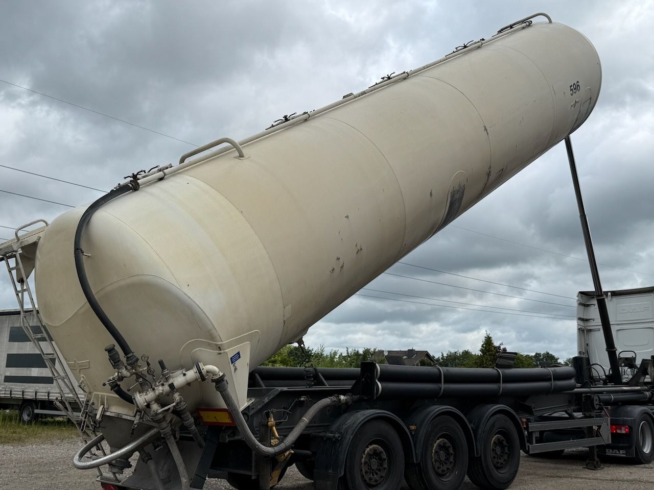 Spitzer SK 2760 CAL Kippsilo - Semirremolque silo: foto 2 Spitzer SK 2760 CAL Kippsilo - Semirremolque silo: foto 2