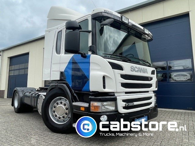 Scania P320 LA4X2 Euro 5 - Opticruise - CP16 cabine - Volledig luchtgeveerd - Km 595.151 !! - APK tot 07-2026 !! - Cabeza tractora: foto 1 Scania P320 LA4X2 Euro 5 - Opticruise - CP16 cabine - Volledig luchtgeveerd - Km 595.151 !! - APK tot 07-2026 !! - Cabeza tractora: foto 1