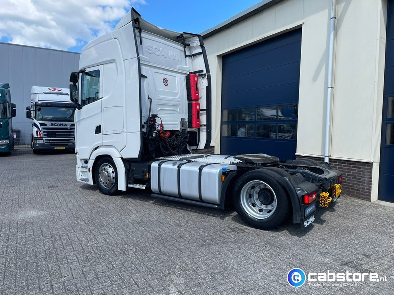 Scania S410 A 4X2 EB Euro 6 - S-Highline - Bouwjaar 2018 - MEGA VOLUME - Km 822.505 - Cabeza tractora: foto 4 Scania S410 A 4X2 EB Euro 6 - S-Highline - Bouwjaar 2018 - MEGA VOLUME - Km 822.505 - Cabeza tractora: foto 4