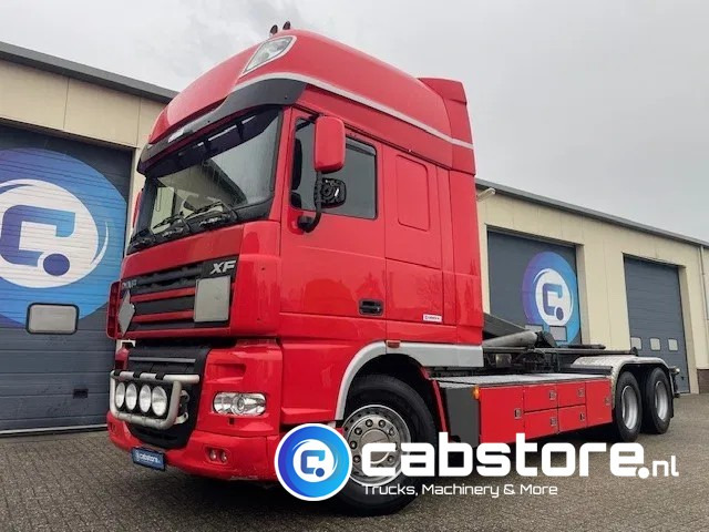 DAF XF 105 .460 FAS Euro 5 - Haakarmsysteem - Hooklift - Abrolkipper - Year 2006 - ANALOG TACHO - TUV 05-2025 - Camión multibasculante: foto 1 DAF XF 105 .460 FAS Euro 5 - Haakarmsysteem - Hooklift - Abrolkipper - Year 2006 - ANALOG TACHO - TUV 05-2025 - Camión multibasculante: foto 1