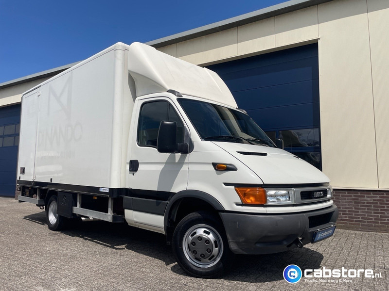 Iveco 40C 40C12 EURO 3 4x2 Bakwagen Euro 3 - Bouwjaar 2003 - APK tot 10-05-2026 -Handgeschakelde versnellingsbak - Furgoneta caja cerrada: foto 1 Iveco 40C 40C12 EURO 3 4x2 Bakwagen Euro 3 - Bouwjaar 2003 - APK tot 10-05-2026 -Handgeschakelde versnellingsbak - Furgoneta caja cerrada: foto 1