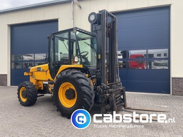 JCB 930 Off-Road forklift - Ruwterrein heftruck -Bouwjaar 2008 - 4x4 - 4WD - Side shift - Vorkverstelling - 550 cm hefhoogte - Carretilla todo terreno: foto 2 JCB 930 Off-Road forklift - Ruwterrein heftruck -Bouwjaar 2008 - 4x4 - 4WD - Side shift - Vorkverstelling - 550 cm hefhoogte - Carretilla todo terreno: foto 2