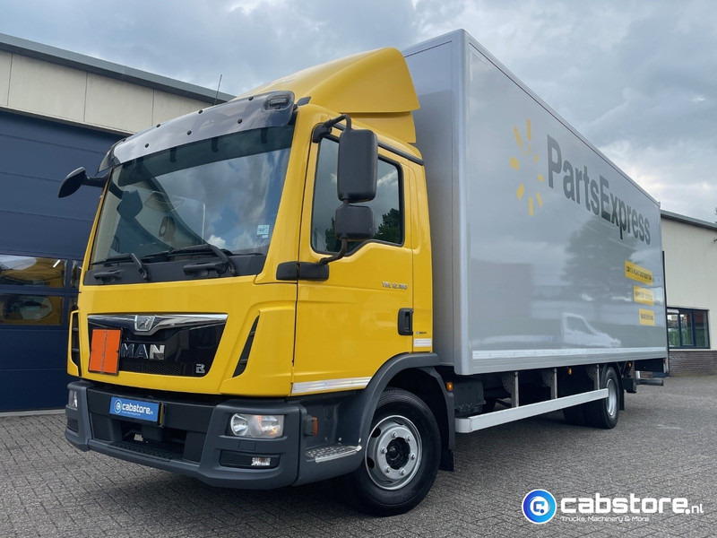 MAN TGL 12.180 4x2 Euro 6 Bakwagen MAN TGL 12.180 Bakwagen Euro 6 - Bouwjaar 2016 - Km 394.831 - Laadklep - Good condition - Camión caja cerrada: foto 1 MAN TGL 12.180 4x2 Euro 6 Bakwagen MAN TGL 12.180 Bakwagen Euro 6 - Bouwjaar 2016 - Km 394.831 - Laadklep - Good condition - Camión caja cerrada: foto 1