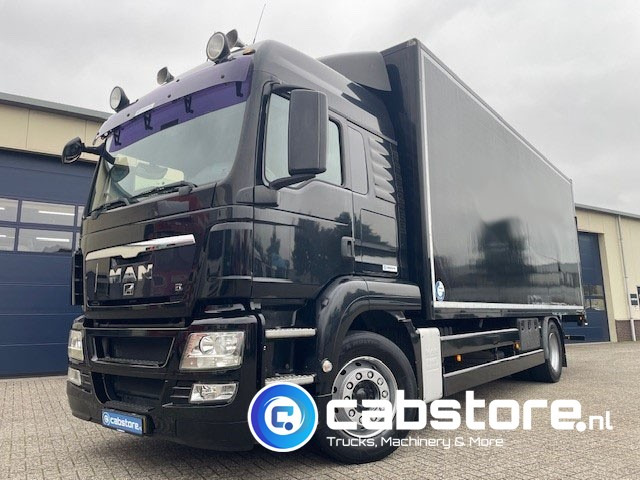 MAN TGS 18.360 4X2 BL Euro 4 - zijlader - Bouwjaar 2008 - Automaat - 2.000 kg laadklep - AHW koppeling - Camión caja cerrada: foto 2 MAN TGS 18.360 4X2 BL Euro 4 - zijlader - Bouwjaar 2008 - Automaat - 2.000 kg laadklep - AHW koppeling - Camión caja cerrada: foto 2